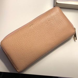 Women’s Fossil Leather Zip Around Large Wallet